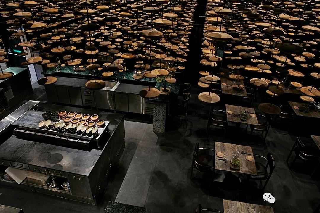 日本怀石料理沉浸式体验感的多维视觉餐厅