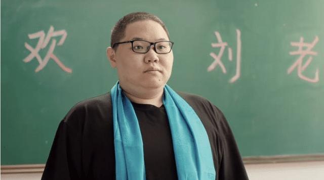 pdd荣登福布斯精英榜28岁身家过亿加盟ig前的经历却令人唏嘘