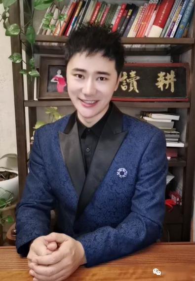 诗朗诵《等待春天》作者:段连民 朗诵:刘艳 孙文光28.