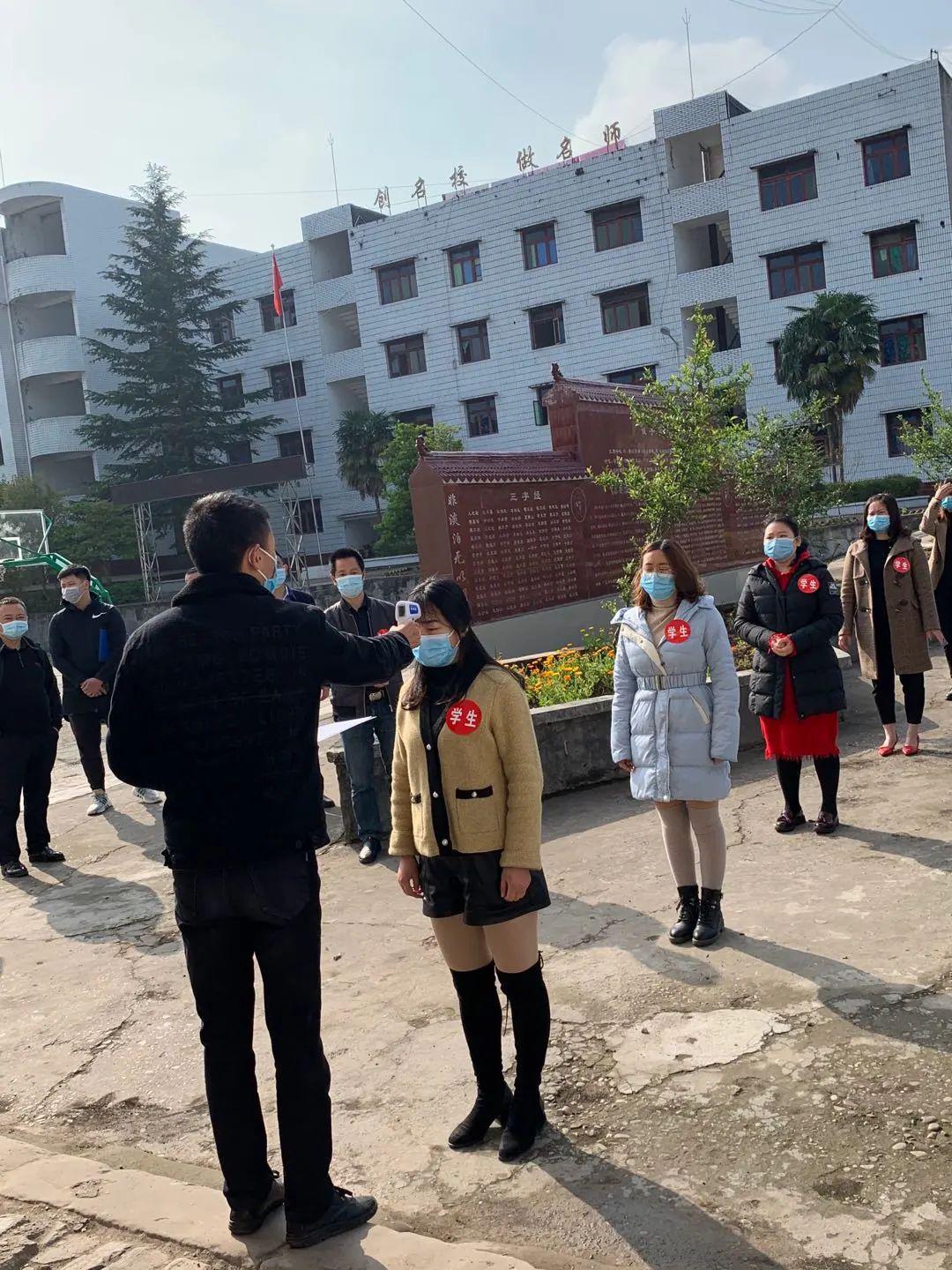 千秋玉镇学校已做好开学准备啦