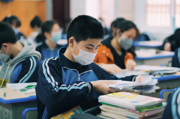 图集在校十二时辰直播孩子复学复课第一天