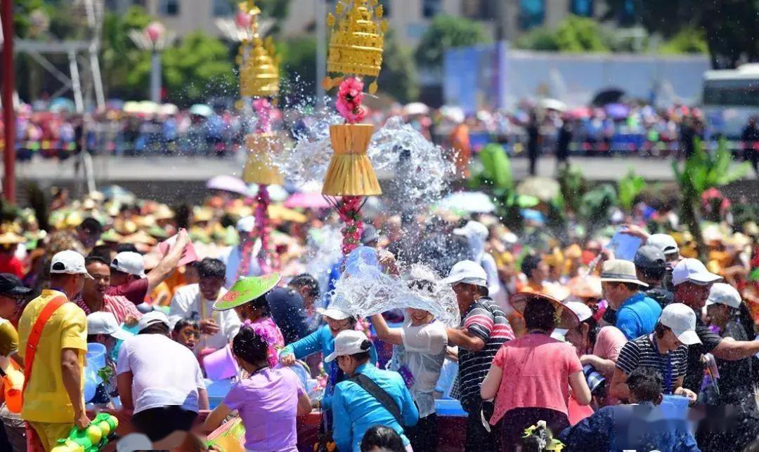 德宏去年的泼水节这么嗨!你还记得吗?