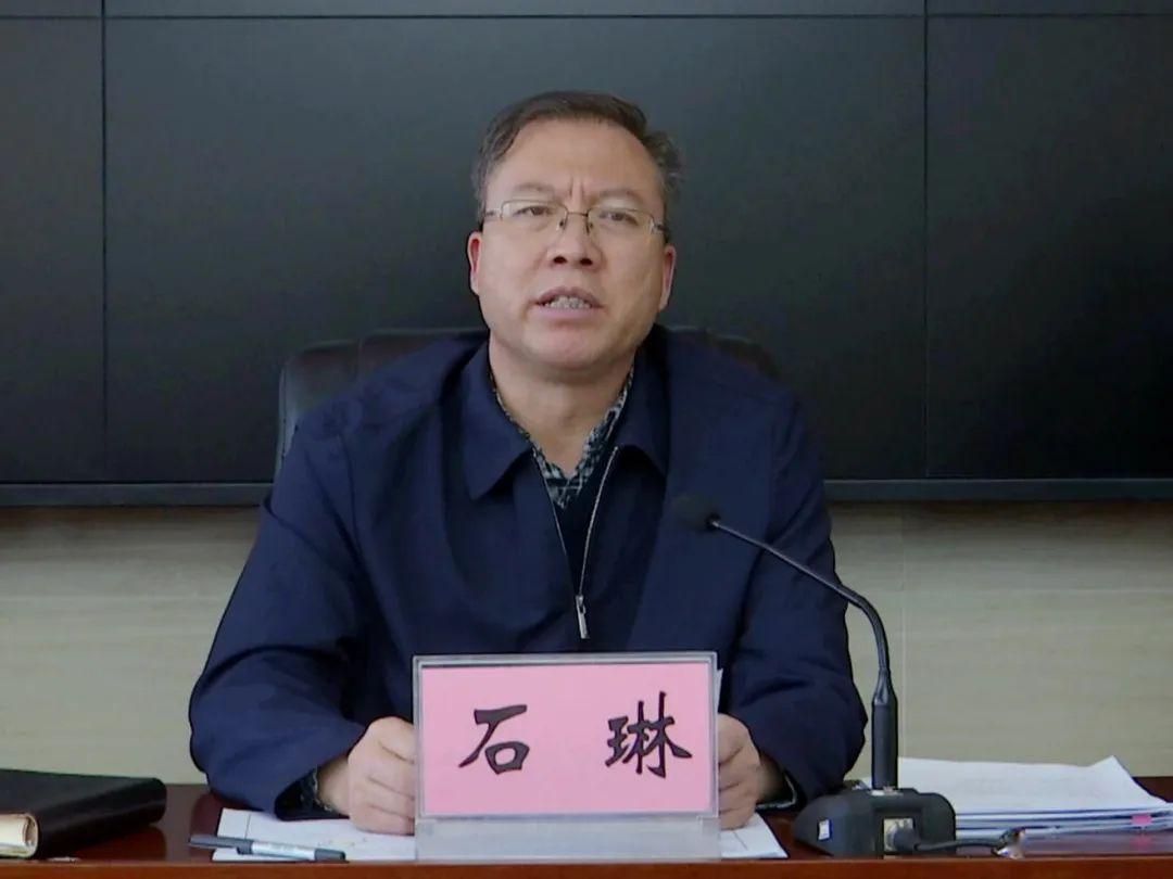 县委书记石琳在约谈会议上指出,深入剖析我县驻村帮扶工作中存在的