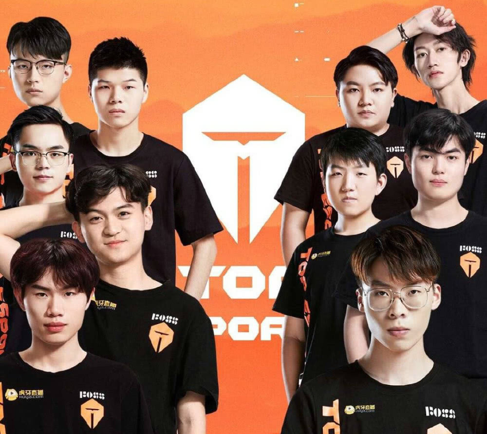 自纵情转入tes滔博后一直未能上场,在今晚对阵hero时纵情作为首发成员