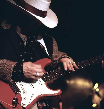 滚石杂志评选100位最伟大的吉他手_robert