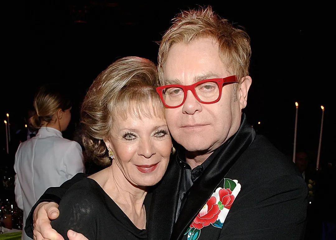 4次婚姻身价56亿这个世界上最富有的寡妇人生太过传奇