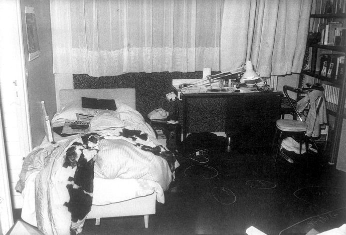 但是仅仅在两年之后,佐川一政安然无恙的从巴黎走出,回到了自己的国家