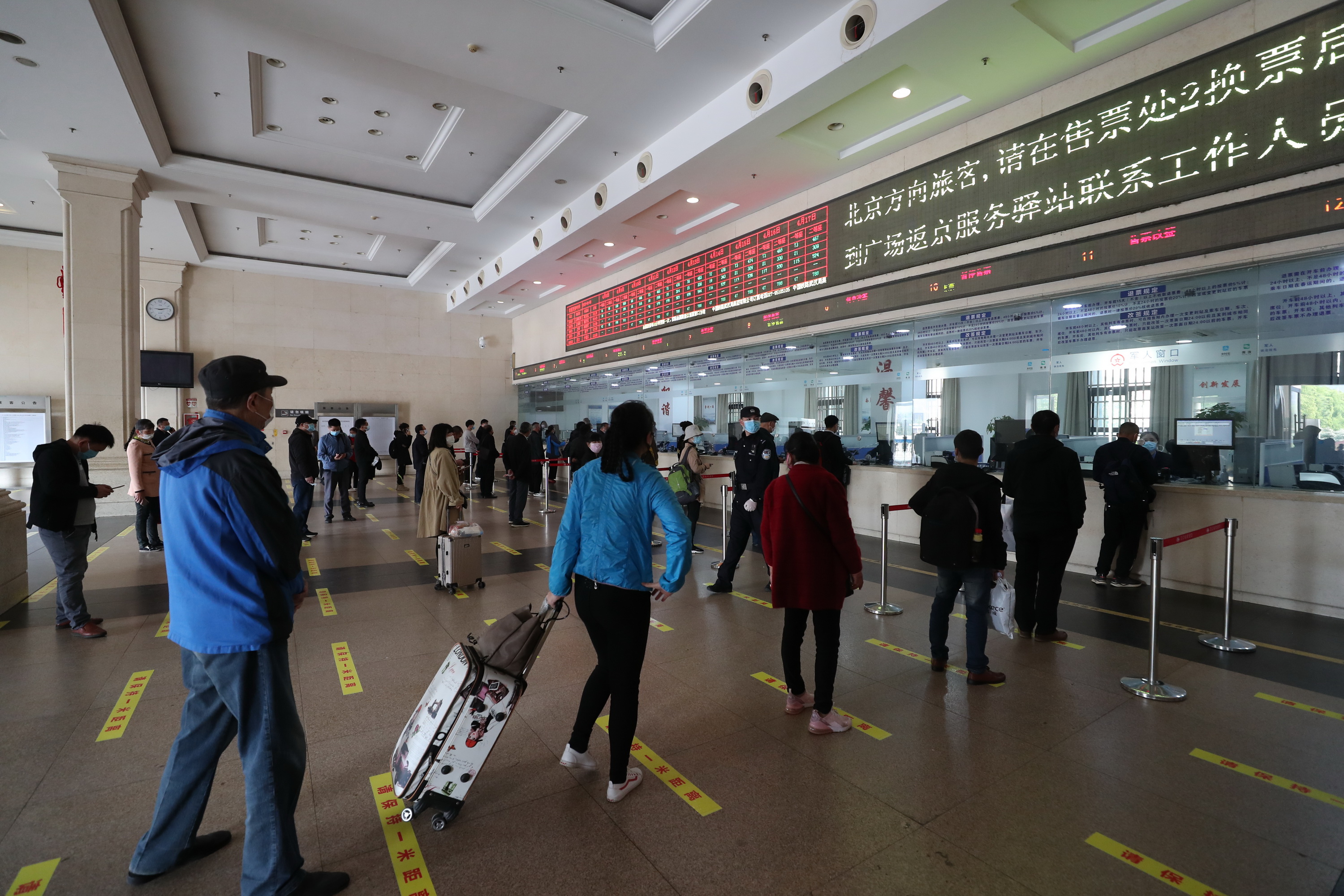 一组图片带你看湖北武汉汉口火车站解封首日现场