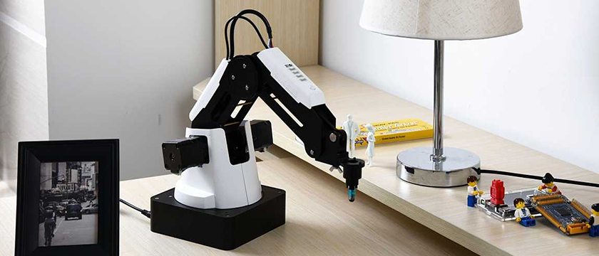 使用碳纤维复合材料制造机器人手臂的优势