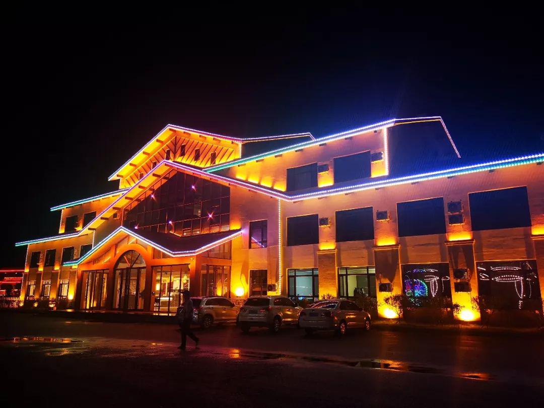 度假中国第一徽派民宿桓仁房车露营公园枕水人家水雾灯光夜景船游虎谷