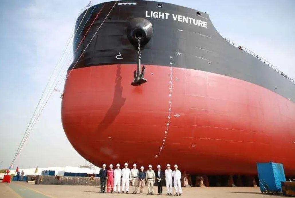 中船澄西为华光船务建造的8.2万吨散货船提前三天下水