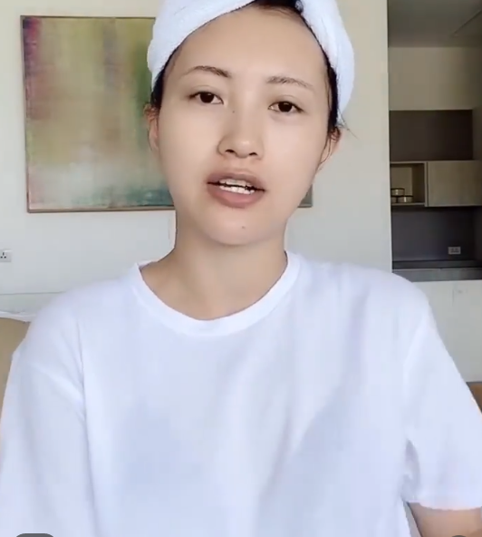 包文婧罕见晒素颜遭5岁女儿饺子吐槽跟化妆根本不是一个人