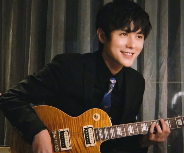 邓郁立被曝当小三还对原配说"希望你能接受",工作人员2字回应_张超