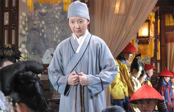 静白师太是赵千紫又一个经典的反派人物,这个角色就是一个奸诈小人,逢