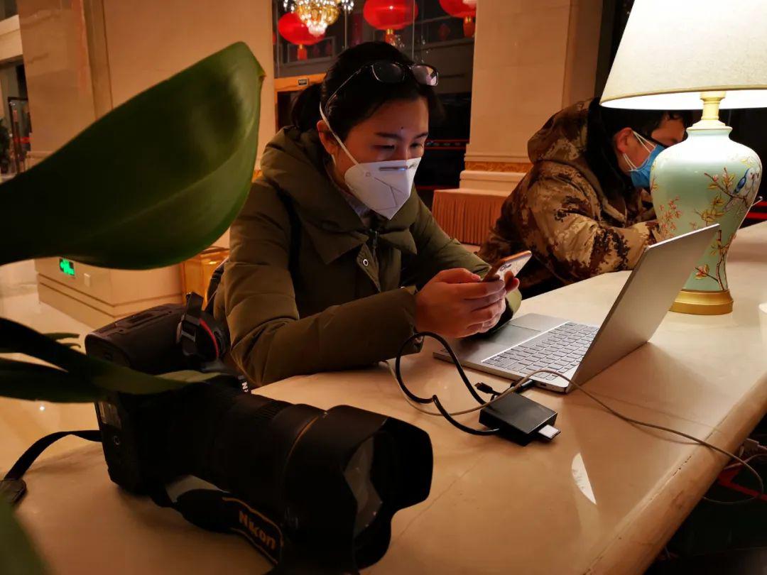 在武汉一线女记者不算多可她已在疫情最中心采访了两个多月