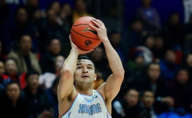 重返旧主的西热力江像一把双刃剑但他对新疆男篮不可或缺