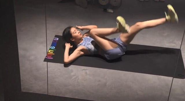 14岁黄多多身材太好了大长腿蚂蚁腰超自律视频刚发就70万点赞