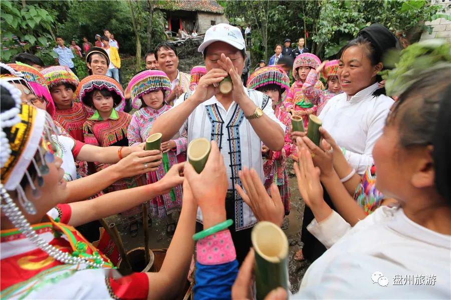 苗族采花节风俗图片