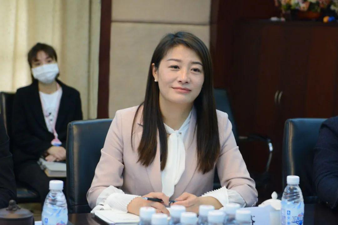 座谈会上,王雪芬总经理就科伦医贸当前整体工作情况,疫情期间作为以及