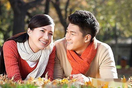女人一定要控制好男人的口袋,不要太过于相信他了,也不要因为曾经相爱