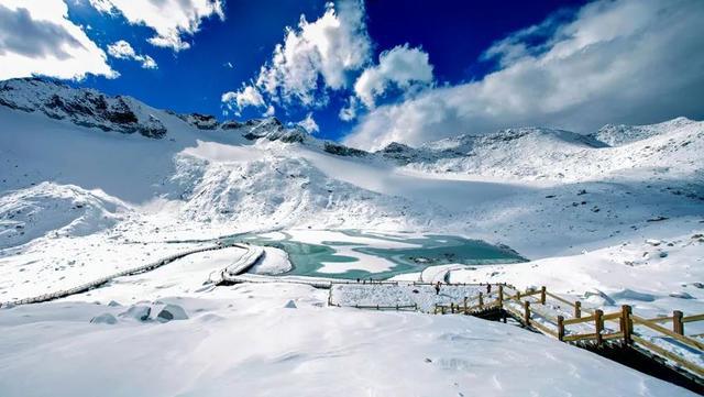 從滄海遺珠到火爆社交媒體達古冰川網紅景區鍛造記景區復遊圖鑑