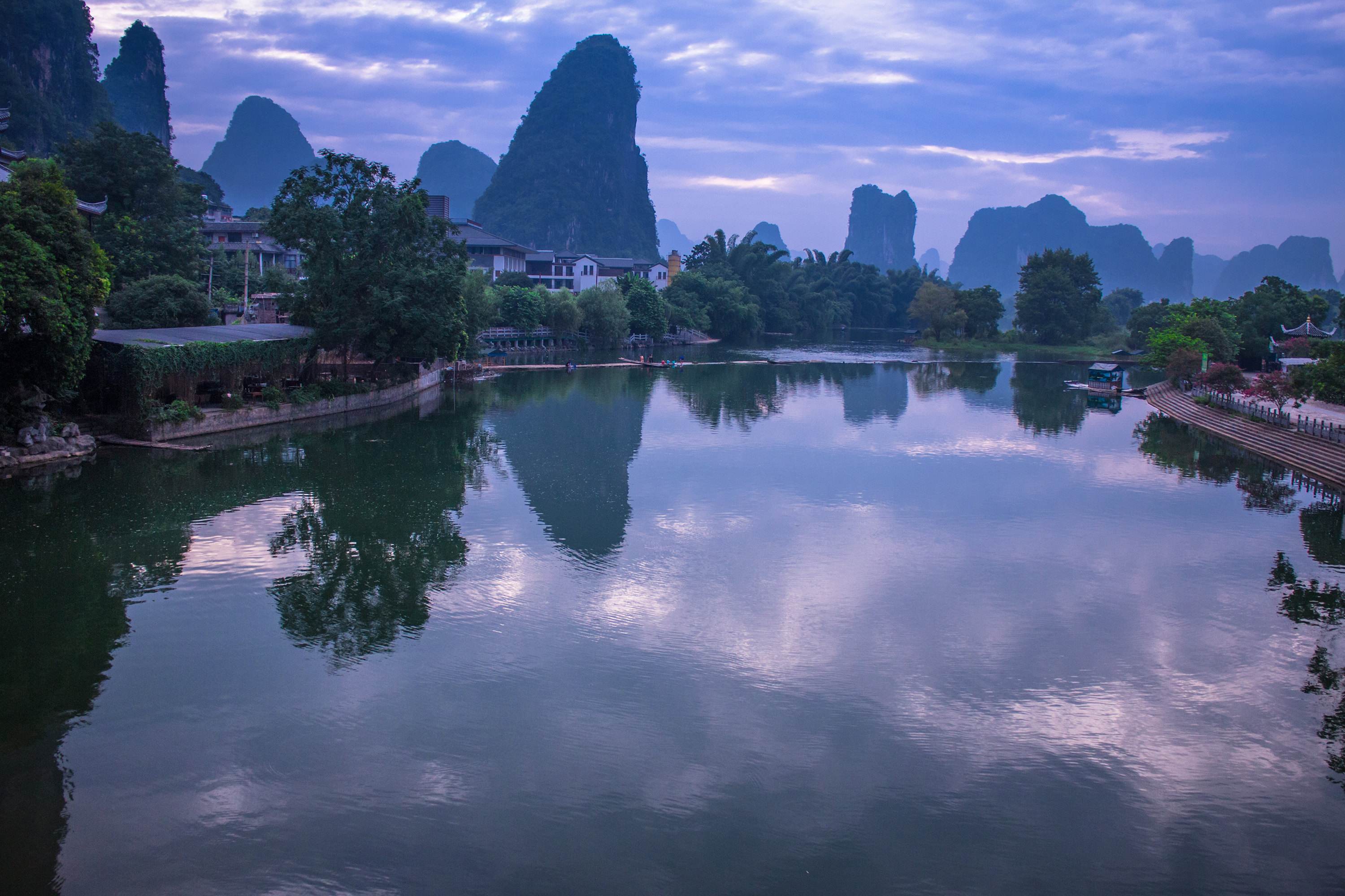 全球近40多个国家参观游览誉为地球村之上篇