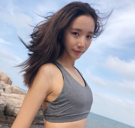 体操女神鲍语嫣为当明星选择退役却成网红直言喜欢和老外玩