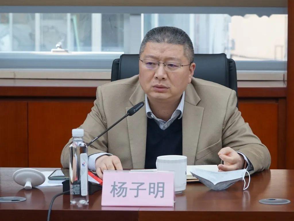 党委副书记,总裁杨子明强调了轨道交通版块在机施集团发展中的重要