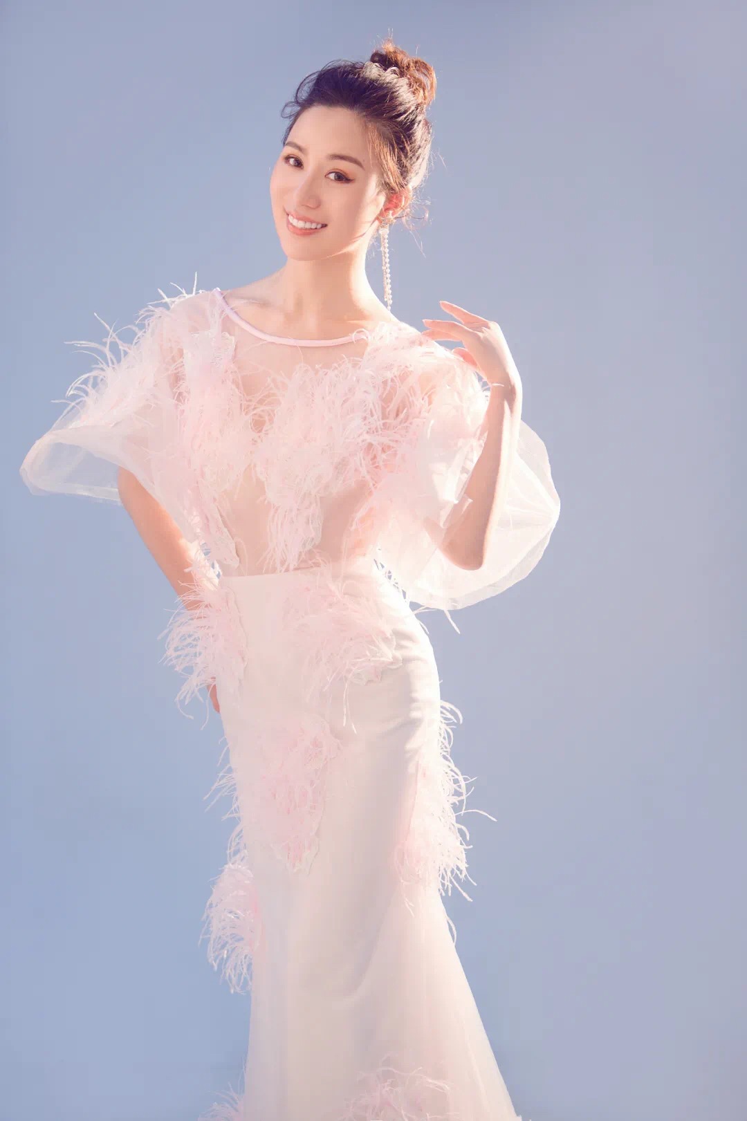 张云馨带来最新单曲醉西厢品味西厢的醉醉倒在西厢的情