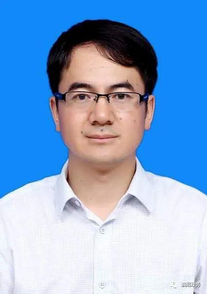 县委宣传部副部长,县文明办主任 张红雨近年来,全县广大文艺工作者