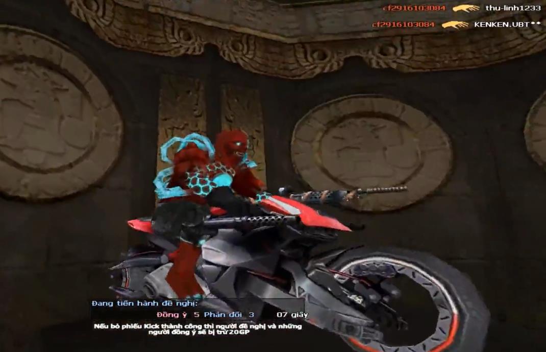 cf:"生化小红"骑摩托?越南服出现有趣一幕,小红组成车队!