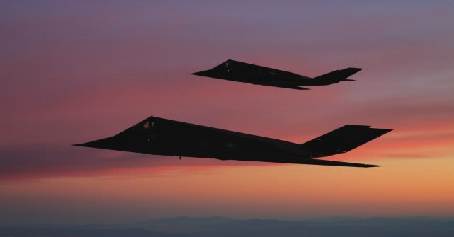 美国f117夜鹰攻击机