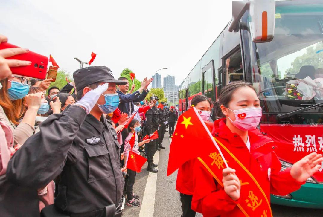 震撼牡丹花开英雄凯旋垫江人民最高礼遇迎接最美天使