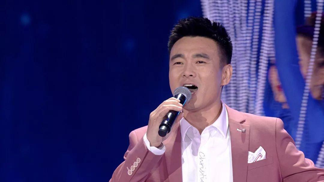 2号神木酒曲醉人心——艺木苗家阿果,原名杨清棋,本科就读于贵州大学