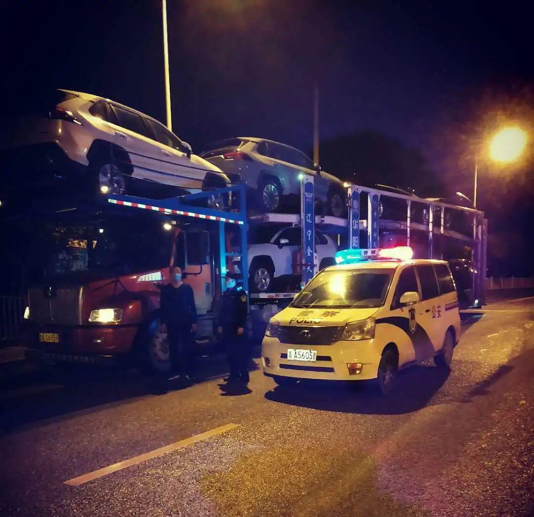 贵阳特警网格为民警灯长明做城市街道的守护者