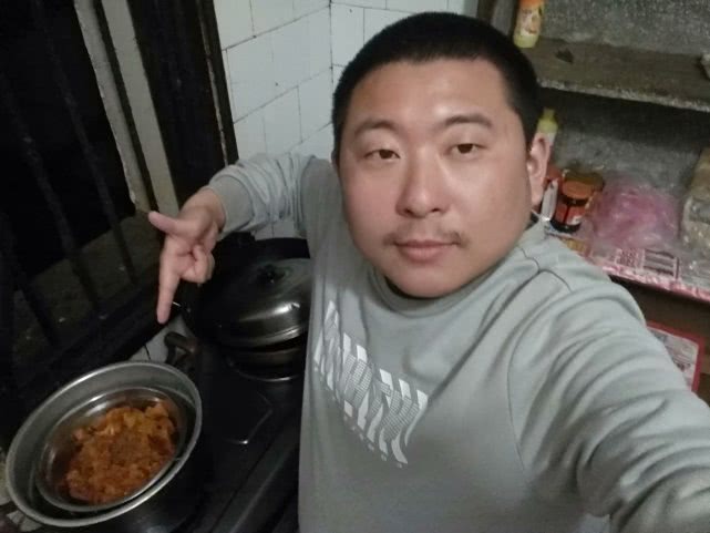 油腻男真实照片图片