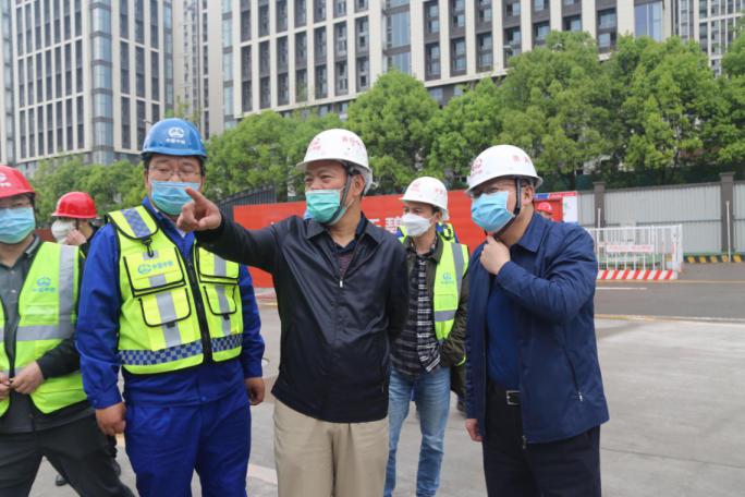 4月9日,中铁开投集团副总经理邓民,安全总监马俊到