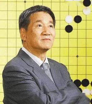 林海峰,职业九段棋手,是"棋圣"吴清源的弟子.