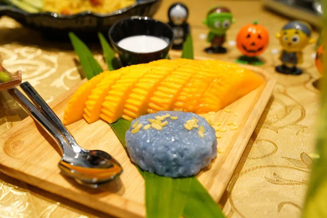 浦东晶耀前滩本周六起人气美食代金券限时抢50元团100元开启线上美味