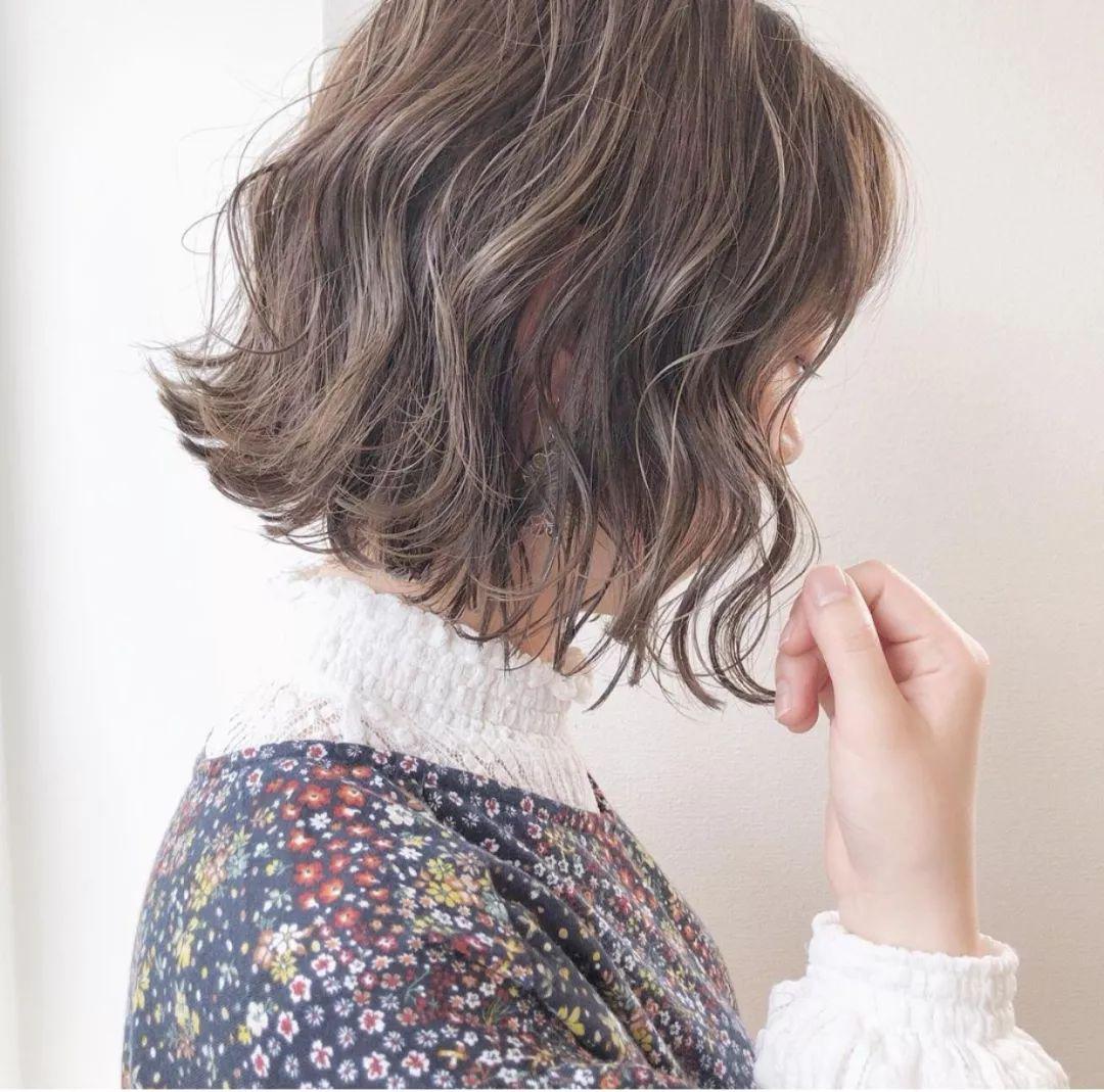 短发带点外翻更好看