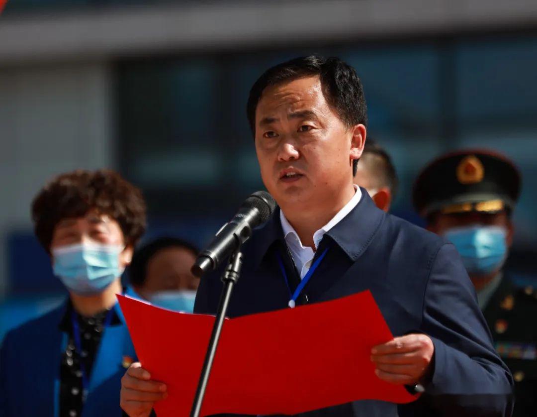 最高礼遇欢迎英雄回家成县4名驰援武汉医护人员凯旋