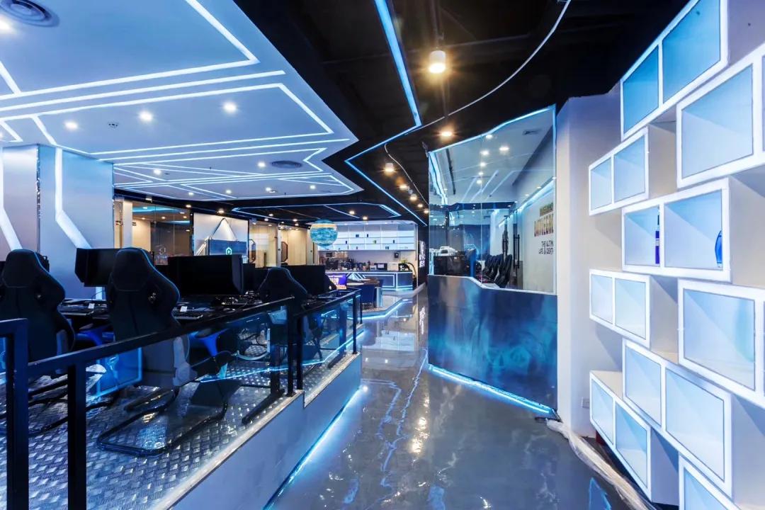 极具未来感的高端网咖装修宛如置身科幻场景