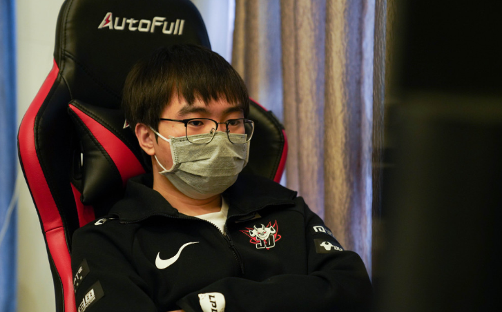 jdg击败强敌ig辅助绿毛个人秀技惊四座赛后整活亮了