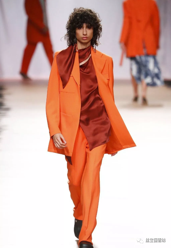 清新活力的「橘色」,才是春天该有的亚子!