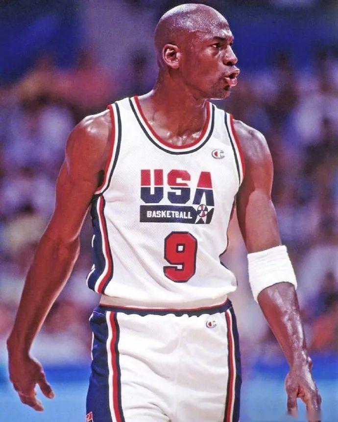 9张照片记录乔丹逐渐成熟的面容