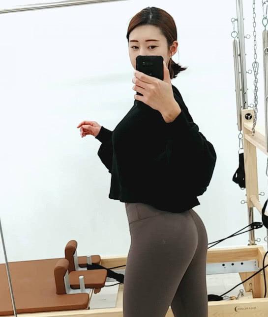 辣妈产后塑形有方法每日练习普拉提恢复紧致身材