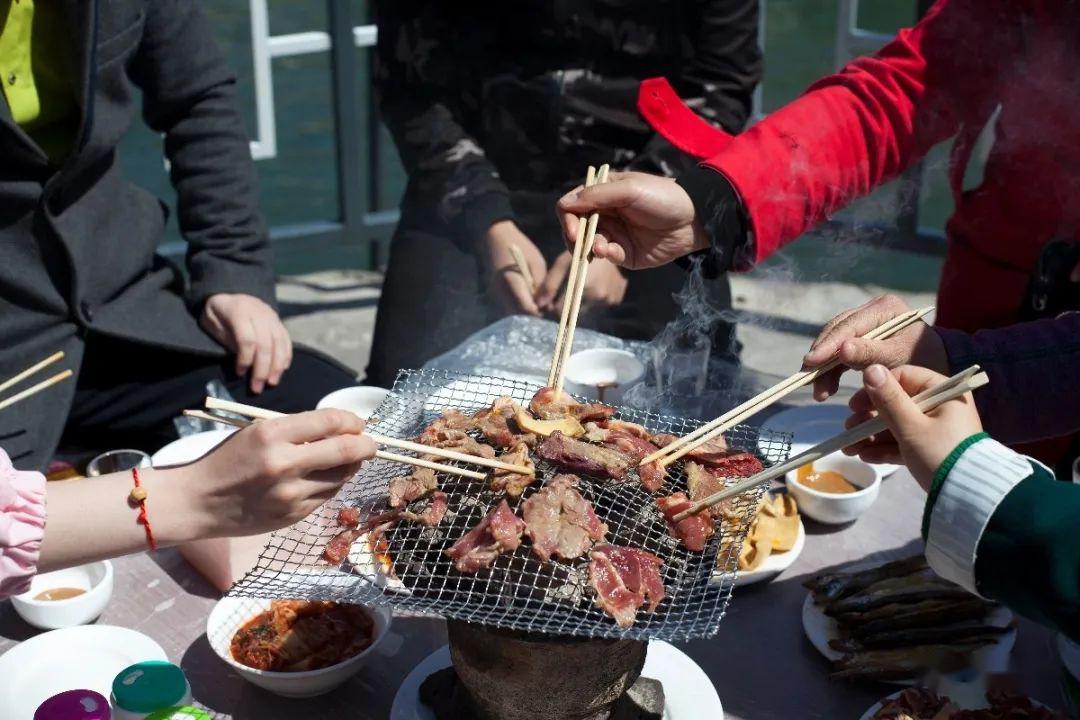 集安味道明火烤肉勾动你心里的馋虫