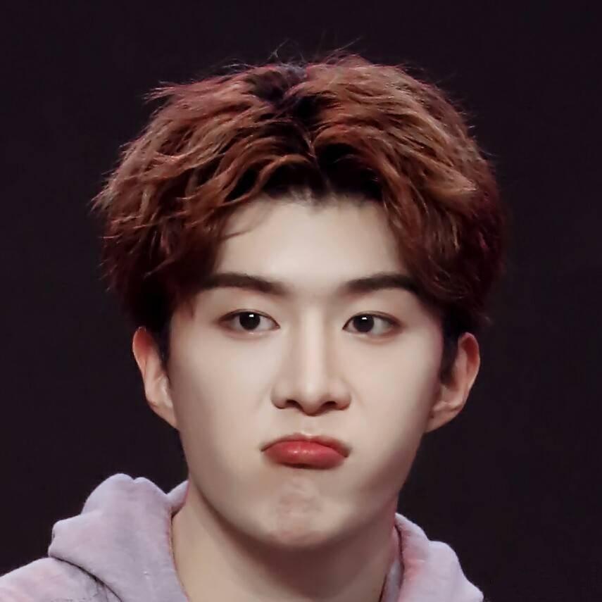 福西西小嘴嘟嘟 男孩子嘟嘴就是要亲亲呢