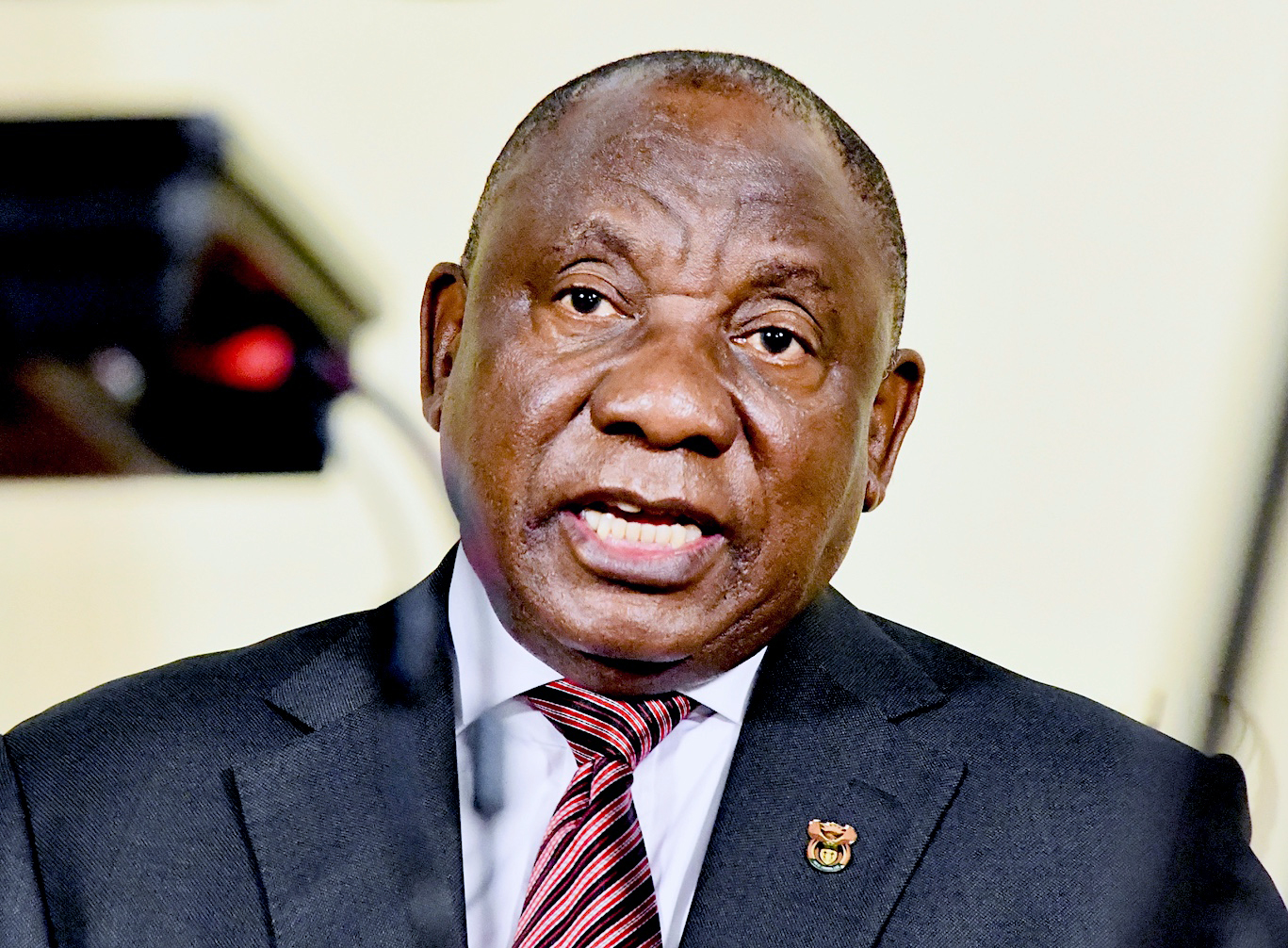 南非全国"封城"措施将延长两周