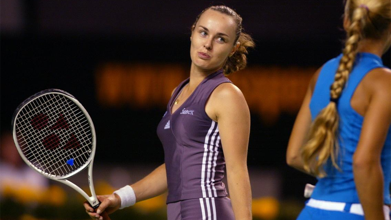 她被称体坛"黑寡妇",曾交往12任男友悔婚5次,39岁变贤妻良母_辛吉斯